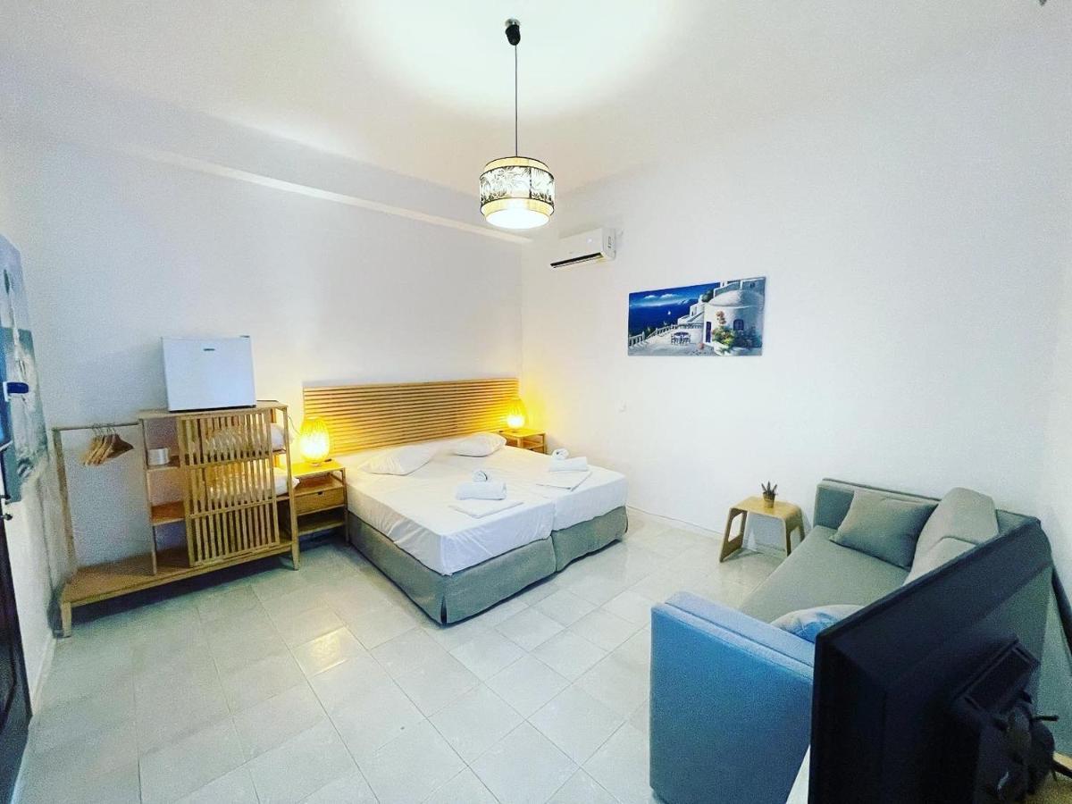 Albatross Hotel Livadi  ภายนอก รูปภาพ