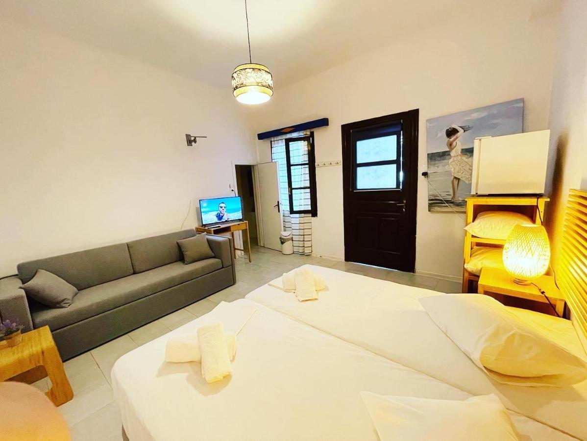 Albatross Hotel Livadi  ภายนอก รูปภาพ