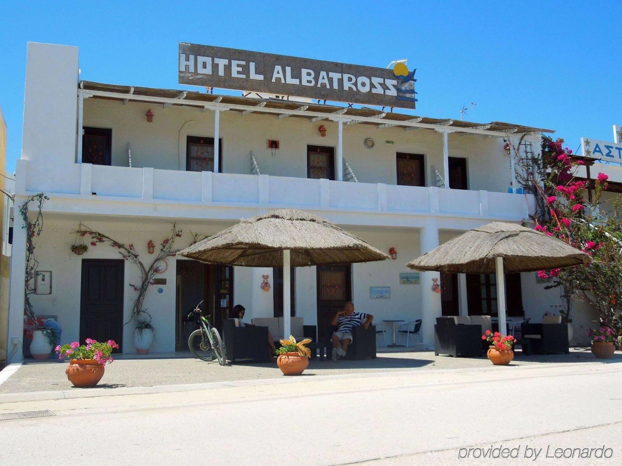 Albatross Hotel Livadi  ภายนอก รูปภาพ