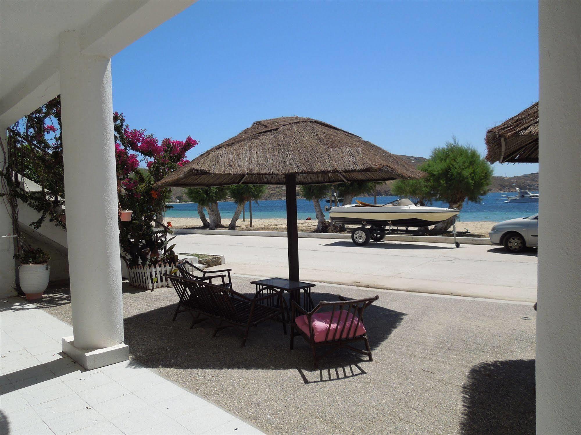 Albatross Hotel Livadi  ภายนอก รูปภาพ