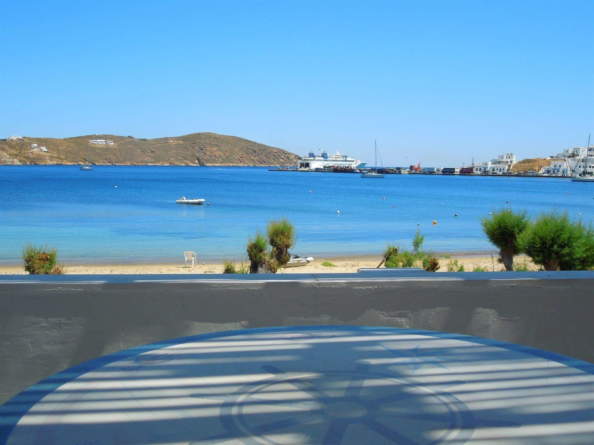 Albatross Hotel Livadi  ภายนอก รูปภาพ