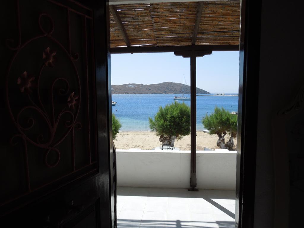Albatross Hotel Livadi  ภายนอก รูปภาพ